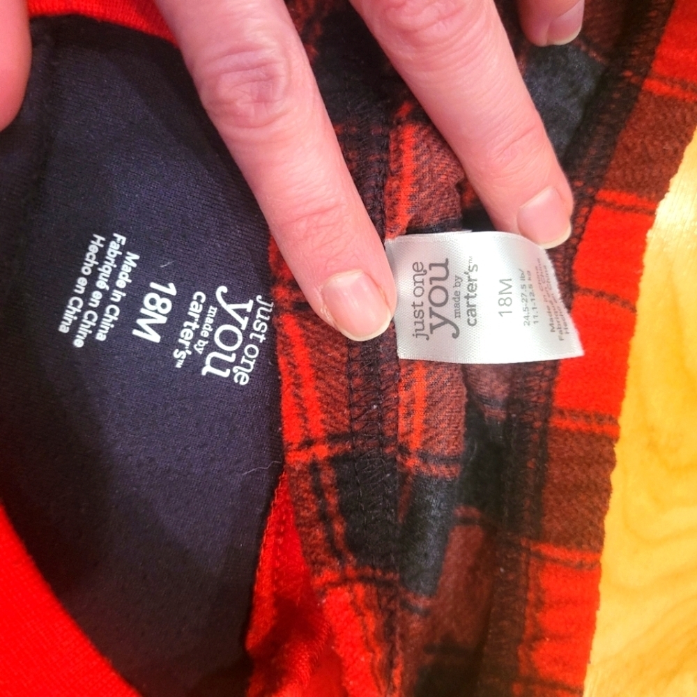 Carter's Fleece pajama set Buffalo plaid size 18 months. - Picture 3 of 5